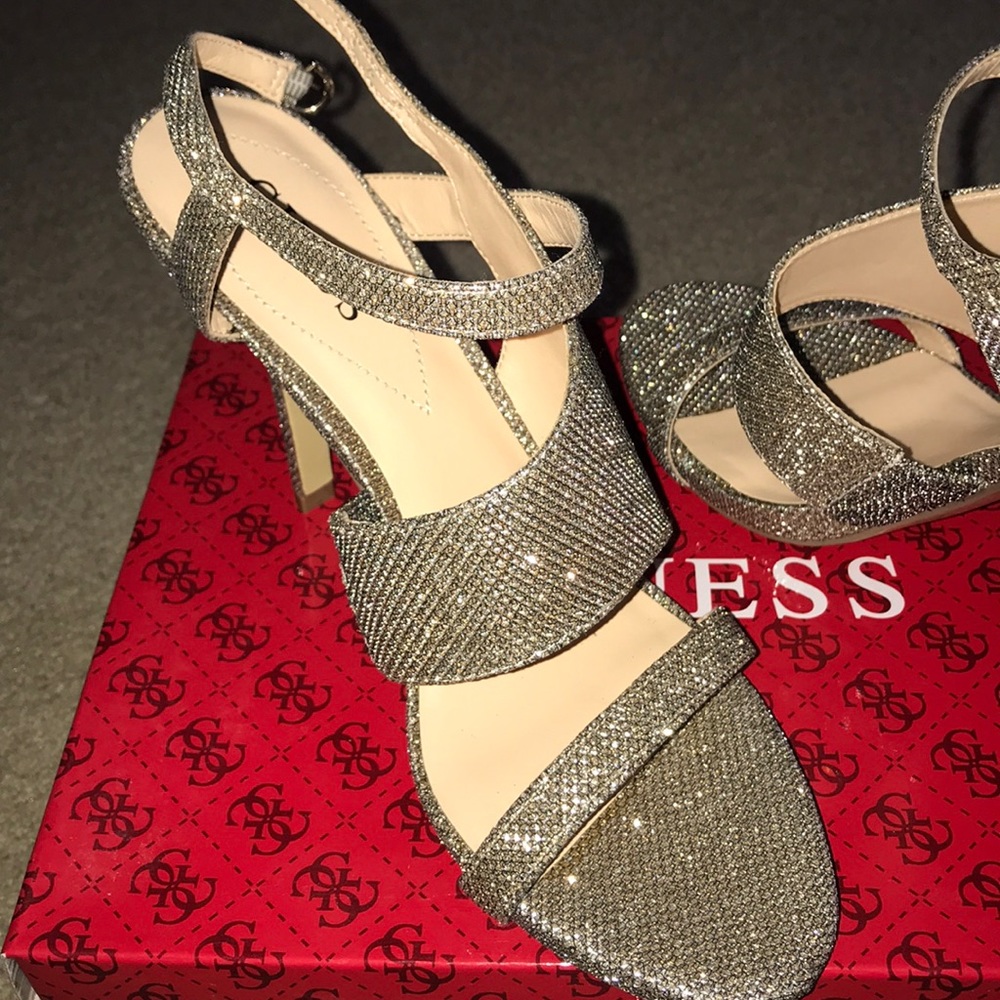 Guess gold fabric dressy heels - Picture 2 of 5